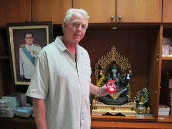 Anthony James Receives Ganesha Award from UTTS Thailand